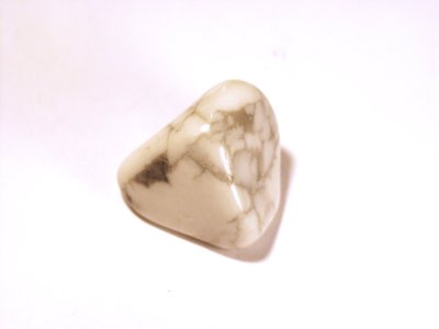 Howlite 01